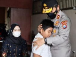 Kapolda Jatim Takziah Ke Rumah Dua Anggota Polri yang Meninggal Saat Pengamanan di Stadion Kanjuruhan