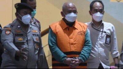 Ma Resmi menolak kasasi Wali Kota Bekasi. Pepen tetap dihukum 12 tahun penjara, namun pencabutan hak politik turun menjadi tiga tahun dari sebelumnya lima tahun.