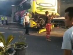 Laka Beruntun di Jalan Raya Pasir Putih Menelan Korban Jiwa