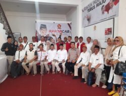 Acara Rapat Rakorcap Gerindra Disitubondo, Sepakat Untuk Mengusung gibran Jadi Bacawapres Prabowo.