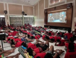 Bang Napi Lagi Nyantai dan Nobar di Penjara. Mau lihat keseruannya mari kita Simak dibawah ini