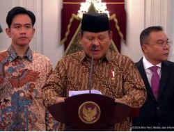 Presiden Prabowo Subianto didampingi Wakil Presiden Gibran Rakabuming Raka melantik Menteri Kabinet Merah Putih masa jabatan 2024-2029, di Istana Negara, Jakarta pagi ini