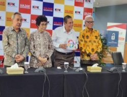 Dewas meminta maaf karena masih banyak kekurangan terutama terkait peningkatan integritas pegawai hingga soal kepercayaan publik ke KPK.