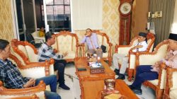 Eko Siti Jenar Dobrak Rapat DPRD, Soroti Kunker, Desak Efisiensi Anggaran Situbondo